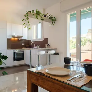 Bed & Breakfast Fabula 3 With Private Bathroom, Bologna